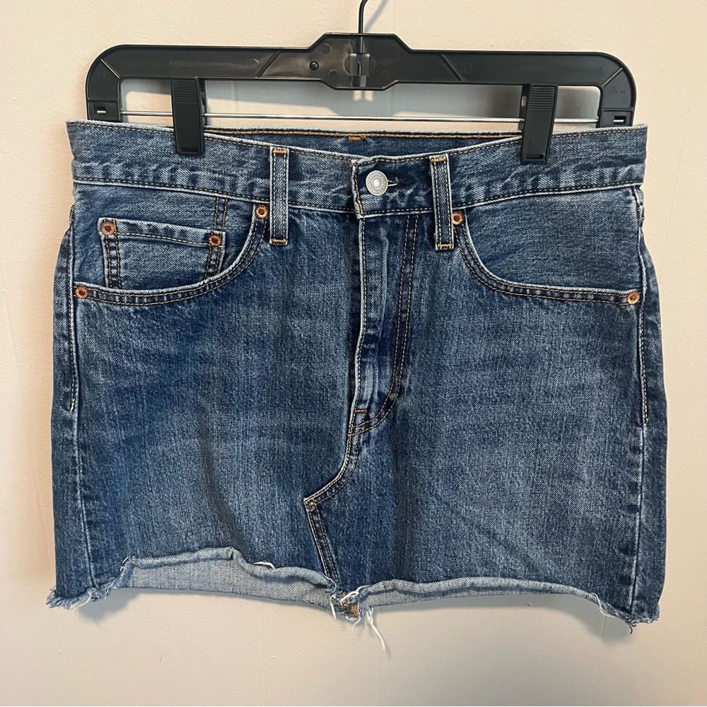 Levi Denim cutoff denim skirt. Size 27. Great condition.